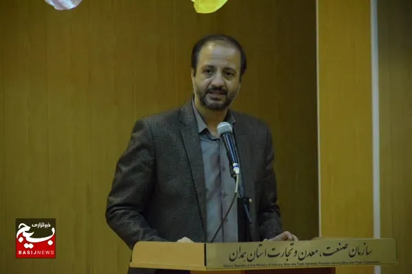 حرکت‌های جهادی و انقلابی زمینه ساز قدم‌های بزرگ است/ نیرو و قدرت مردم همان گروه‌های جهادی است