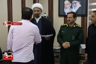 تجلیل فرمانده ناحیه مقاومت بسیج بروجرد از خبرنگاران و اصحاب رسانه