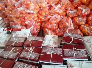 توزیع1050 بسته یلدایی در طرح کمک مومنانه سپاه گلپایگان