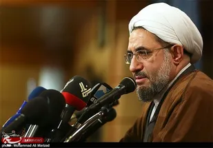 طرح موضوع "شورای رهبری" جفا به نظام اسلامی است