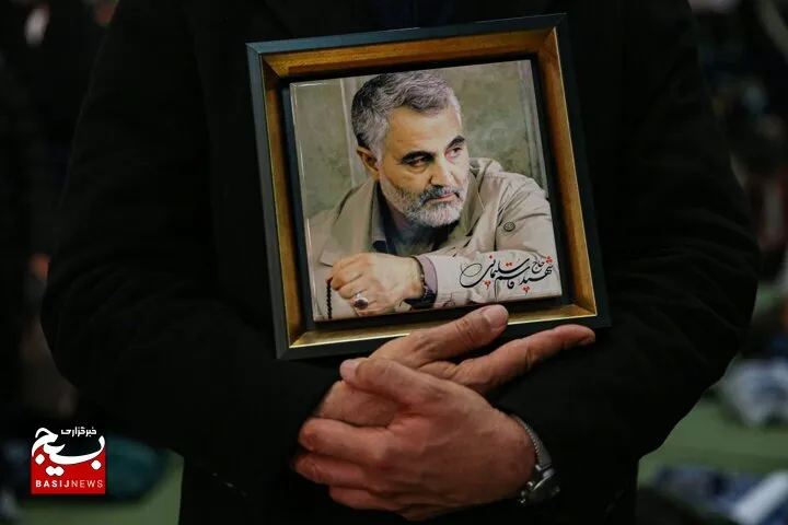 شهید سلیمانی الگوی آزادگی برای ملت ایران است