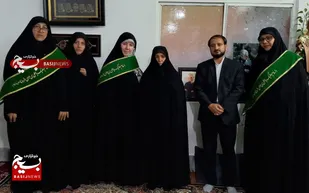 جمعی از خادمان آستان رضوی از مادر شهید زاهدلویی تجلیل کردند