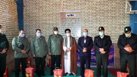 سومین مرحله سراسری توزیع کمک مومنانه و دوازدهمین مرحله شهرستانی شهرستان شازند به تعداد ۶۵۰ بسته هر کدام به ارزش ۴۰۰هزار تومن در بین محرومین