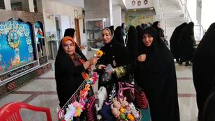 هنر دست بانوان در غرفه های کوچک