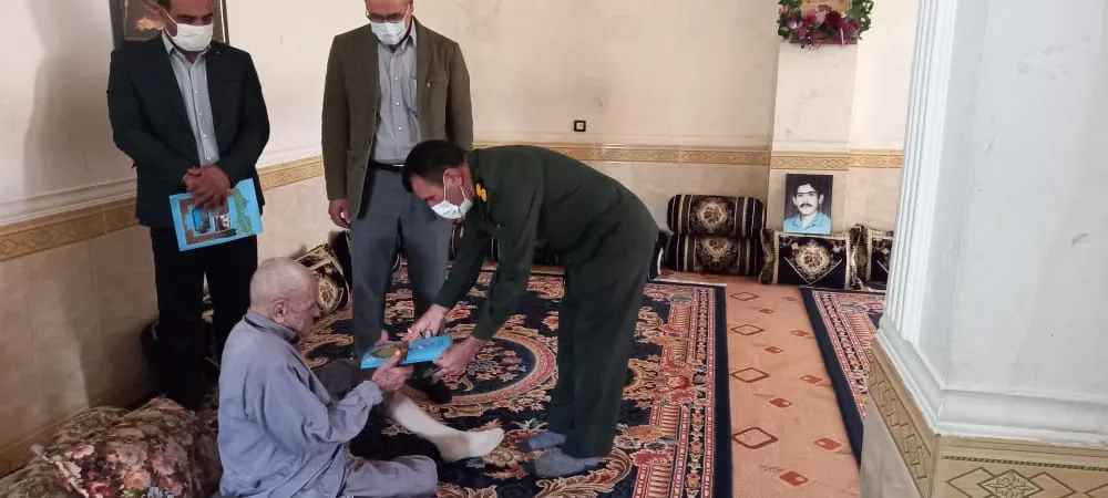 تجلیل از خانواده شهدای کارمند شهرستان بویراحمد