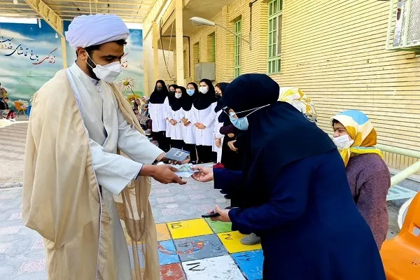 از پرستاران مرکز توانبخشی و نگهداری معلولین ذهنی فجر لارستان تجلیل به عمل آمد