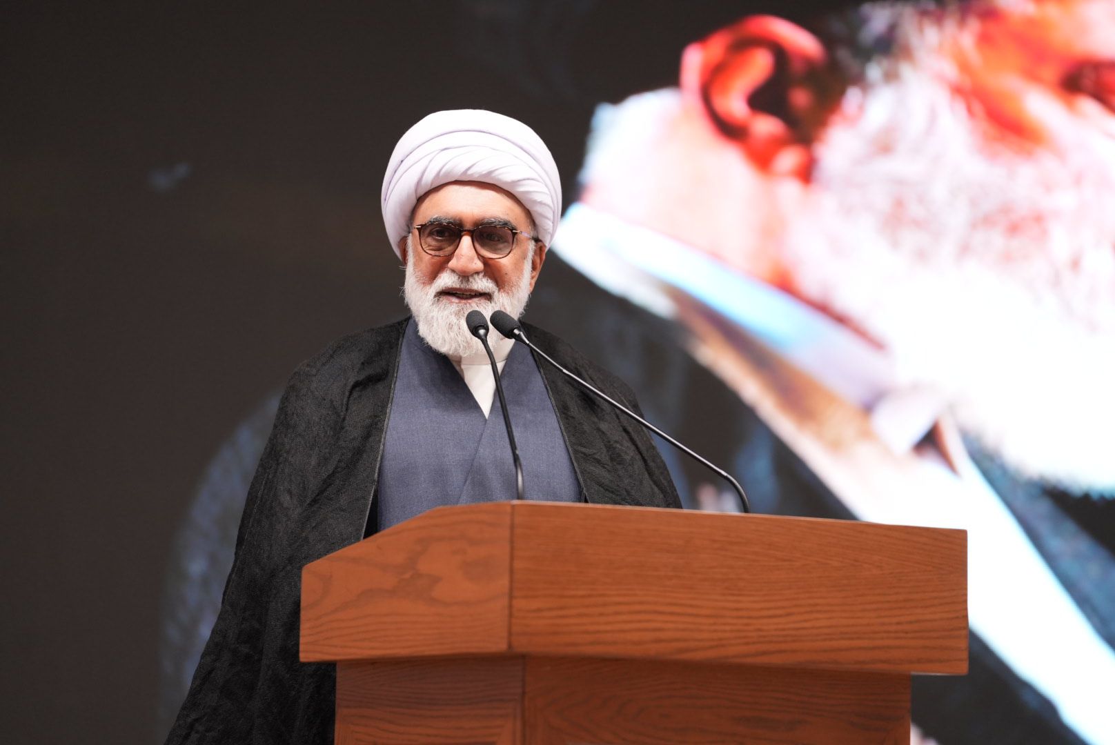 آیتالله مروی: عشایر همواره در خط مقدم دفاع از امنیت و تمامیت ارضی کشور حضور داشتهاند آیتالله مروی: عشایر همواره در خط مقدم دفاع از امنیت و تمامیت ارضی کشور حضور داشتهاند