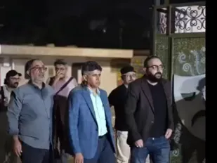 حضور اعضای دبیرخانه در شهرستان میناب و تجلیل از خانواده شهدای دانش آموز مینابی در نمایش &laquo;قبولی اسفند&raquo; به نویسندگی و کارگردانی حسن سبحانی