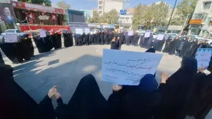 اجتماع دختران فاطمی؛ هم&zwnj;صدا با دختران آذربایجان در میدان امام خمینی (ره) شاهرود+تصاویر