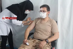 واکسیناسیون سربازان سپاه ناحیه آران و بیدگل در گام پنجم طرح شهید سلیمانی