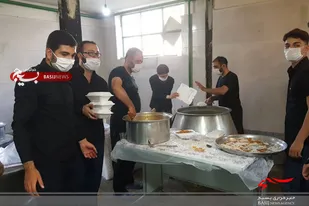 ضدعفونی فضای هیئت توسط بسیجیان پایگاه امام حسین(ع) همدان