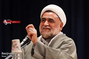 ۱۳ آبان جلوه ی سیلی محکم جوانان پرشور انقلابی به آمریکای جنایتکار است