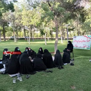 حجاب وسیله ای ارزشمند برای حفظ گوهر وجودی زن است