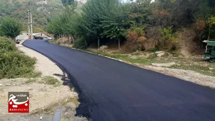 اجرای عملیات روکش آسفالت در جاده روستای احمد فداله و آبیدسره