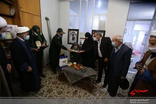 همزمان با دهه مبارک فجر دیدار با خانواده شهدا در خمین