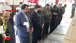 مزار مطهر شهدا اشتهارد همزمان با ایام الله دهه مبارک فجر گلباران شد