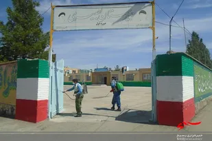 ضدعفونی و گندزدایی مدارس حاشیه شهر کاشمر