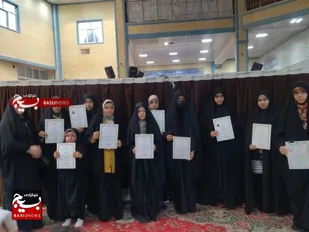 اعطای حکم دختران کاراته&zwnj;کار&nbsp; پایگاه شهید لطفی نیاسر قم
