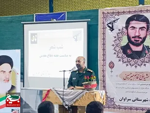 شب شعر دفاع مقدس با حضور شاعران و رزمندگان در سراوان برگزار شد