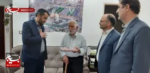 دیدار مسئولان از خانواده شهدا شهر بسطام+ تصاویر