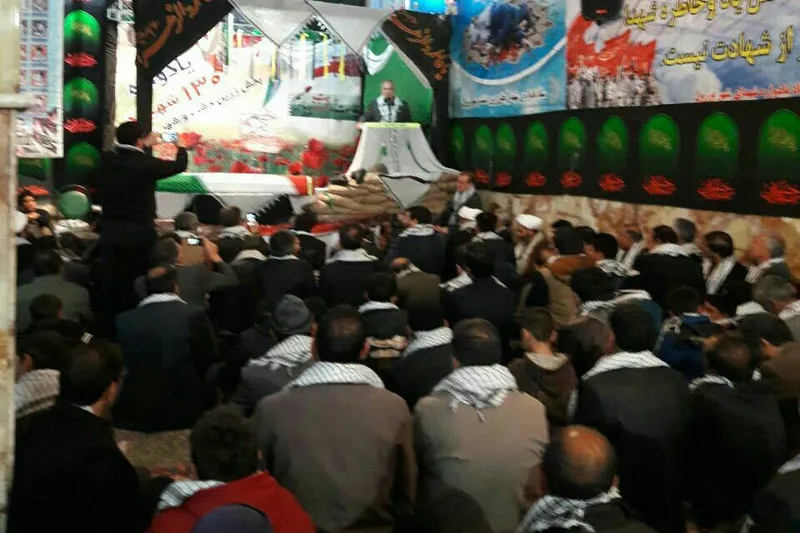 دنیا بداند ما از اسلام، انقلاب، ولایت و شهدا دست بر نمی‌داریم/ توانمندی‌های ایران لرزه بر اندام دشمن انداخته است