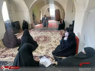 برگزاری نشست روشنگری و بصیرت افزایی در پایگاه هاجر دهاقان