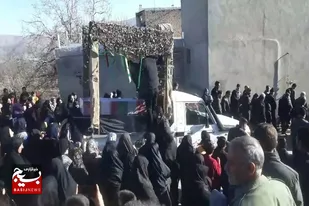 تشییع پیکر مطهر شهید گمنام بر دستان مردم شهیدپرور روستای ورکانه