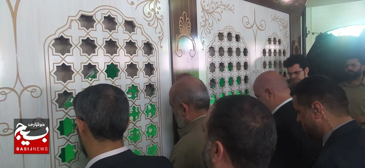 ادای احترام وزیر کشور به مقام والای شهدای شلمچه