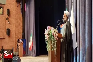 خدمت رسانی به مردم با سعه صدر و اخلاق همراه باشد چرا که استاندار منشا اقتدار و رافت نظام است