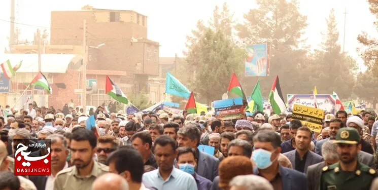 راهپیمایی روز قدس مردم روزه‌دار سرخس در گرما و ریزگردها