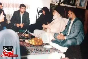 من خاک پای رهبر هستم
