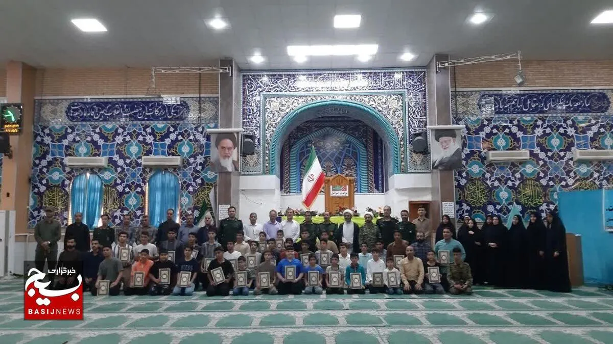 تجلیل از ۵۰ دانش‌آموز و دانشجوی نخبه تنگستانی در هفته دفاع مقدس