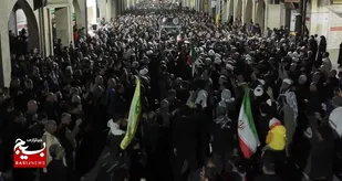 پرچم سه رنگ ایران اسلامی درشوشترهمچنان برقله افتخار
