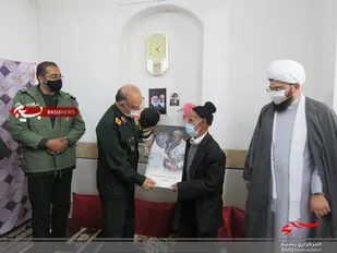 دیدار و تجلیل فرمانده سپاه حضرت صاحب الزمان (عج) از بسیجی 8سال دفاع مقدس
