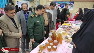 نمایشگاه صنایع دستی واقتصاد مقاومتی بسیج خواهران سپاه شهرستان راور به مناسبت هفته بسیج