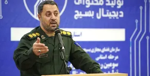 دشمن با ابزار فضای مجازی حوزه فرهنگی را نشانه گرفته است