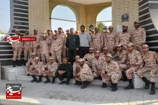مراسم روز سرباز با حضور سربازان در جوار شهدای گمنام