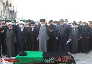 پیکر آیت&zwnj;الله هاشمی&zwnj;گلپایگانی در حرم حضرت معصومه (س) آرام گرفت