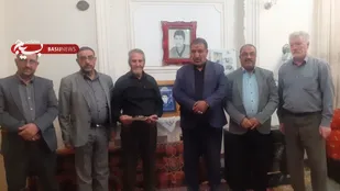 دیدار فرمانده گردان بیت المقدس مهدیشهر با خانواده شهید جاویدالاثر غلامرضا معروفی