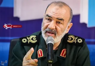 محصول انقلاب؛زوال  قدرت&zwnj;های استکباری