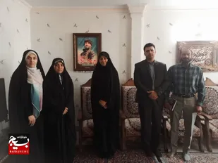 رئیس هیئت تکواندو استان کرمان با خانوده شهید ورزشکار لنگری زاده دیدار کرد