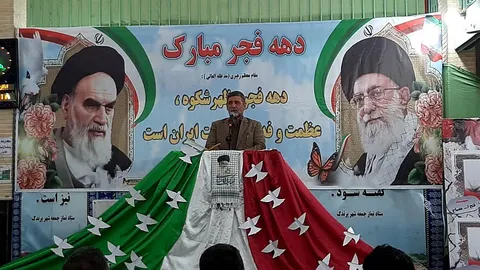 نقش  سردار سلیمانی ، در اتحاد نیروهای مقاومت مثال زدنی است/  باید فرصت را برای بیان و بازگو کردن مکتب امام خمینی(ره) غنیمت شمرد