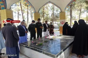 غباروبی و عطر افشانی مزار شهدای گمنام شهرستان خاش