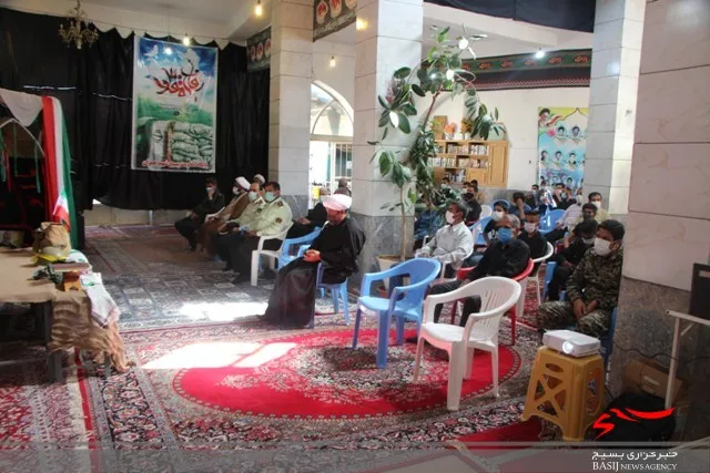 پیروی از راه شهدا بر همه ما واجب است