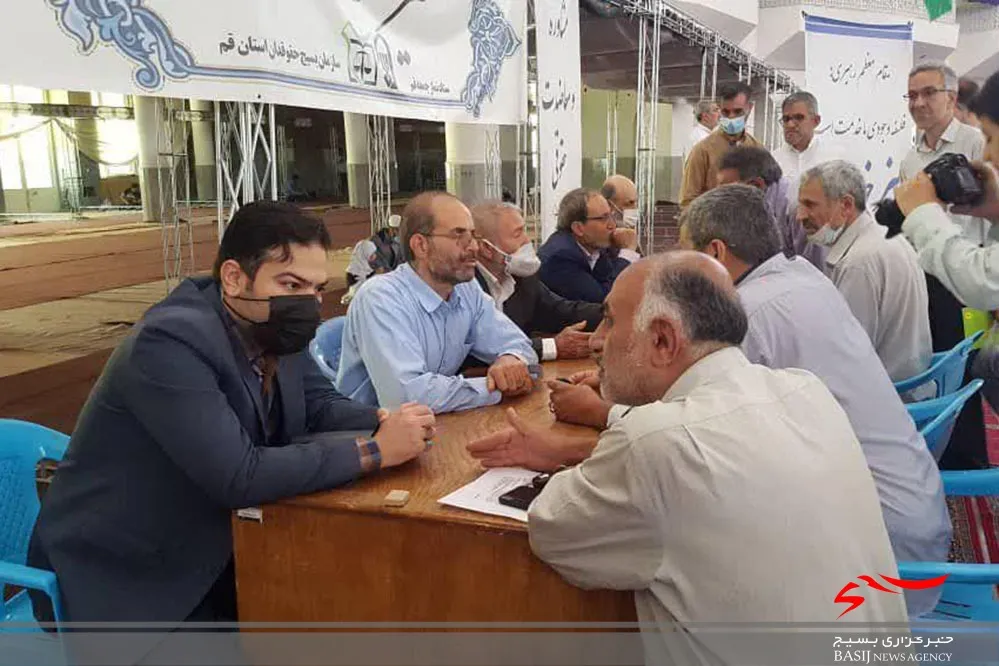 برپایی میز خدمت وکلای پایه یک دادگستری در مصلای قدس