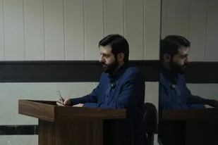 پیگیری اصلاح آیین&zwnj;نامه ارتقای هیئت علمی با توجه به شرایط بانوان/ حمایت از نقش&zwnj;آفرینی علمی اساتید بانوی