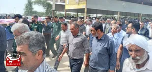 پدر شهید &laquo;عبدالنبی شکاری&raquo;  آسمانی و با دستان مردم هندیجان در دامن خاک آرام گرفت