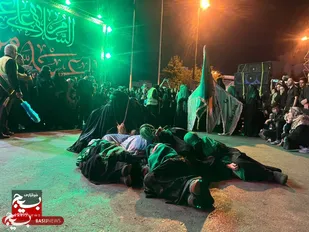 اجرای نمایش کاروان خورشید بسیج هنرمندان شاهرود در مشهد مقدس+ تصاویر