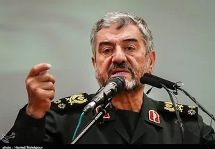 اگر دشمنی آمریکا با ما تمام شود باید به حقانیت انقلاب شک کنیم