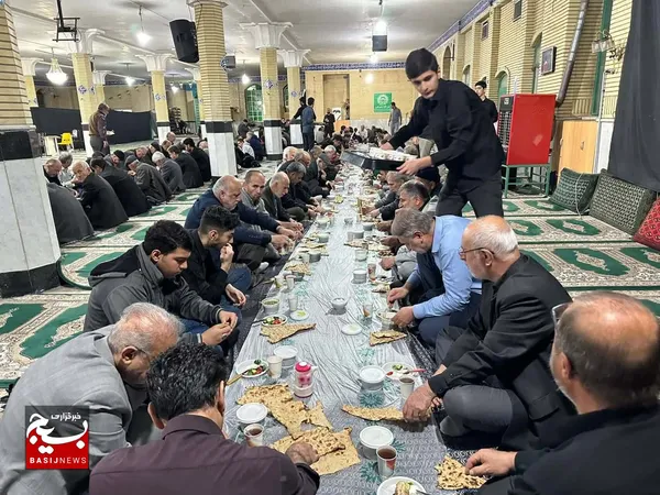 سفره افطاری مسجد صاحب الزمان هشتگرد